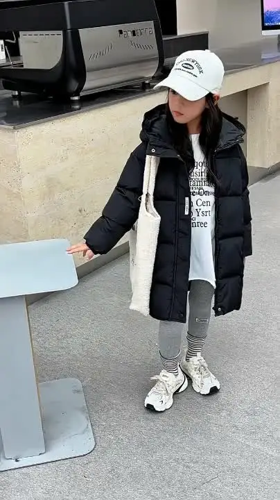 Зимние пуховики для мальчиков и девочек утепленные теплые пальто с капюшоном