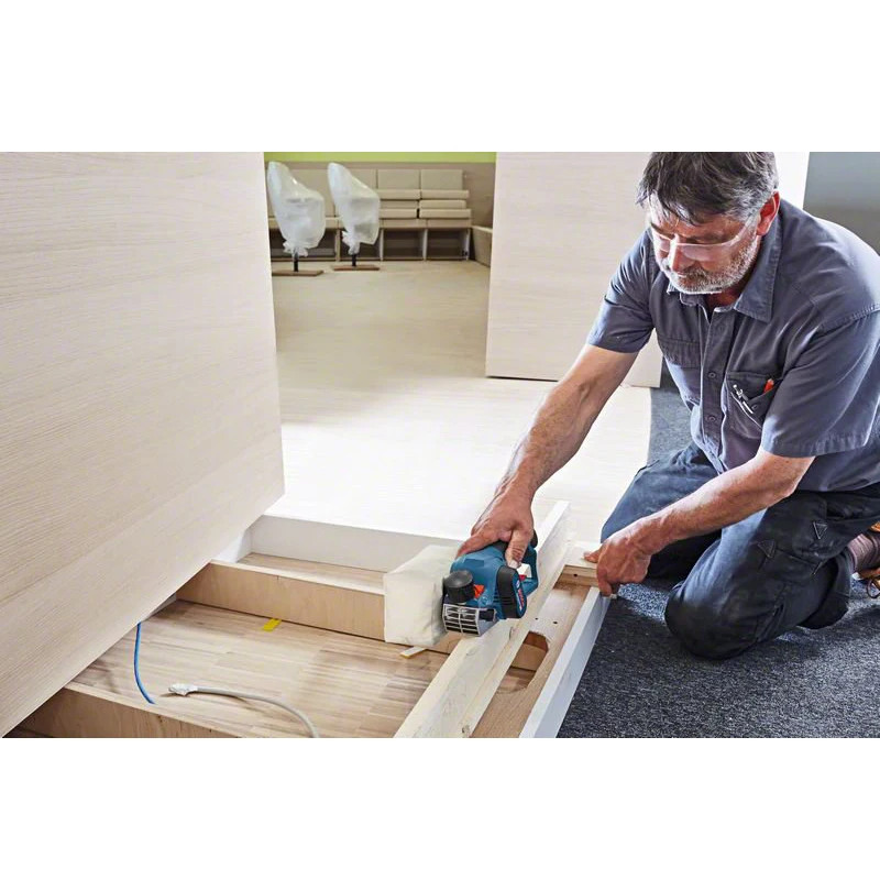 Bosch GHO 12V-20 Rechargeable Cordless Planer Household Small Multi-Function 12V Portable Woodworking Table Electric Planer wood electric planer