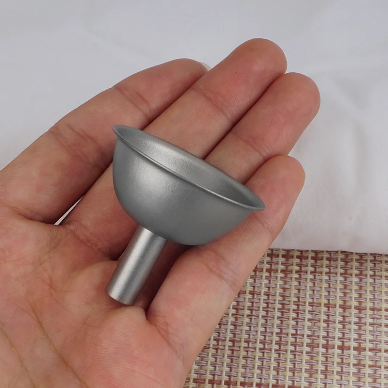 

Mini Funnel Pure Titanium Funnel for Filling Bbottles Small Liquid Dispenser Liquid Funnel Perfume Grey Funnel Reusable Funnel