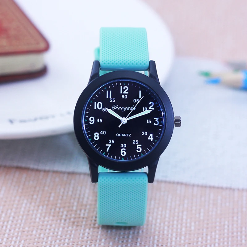 2025 New Style Clear Digital Band Watch for Boys and Girls, Student Quartz Waterproof Fashion Quartz Watch 4