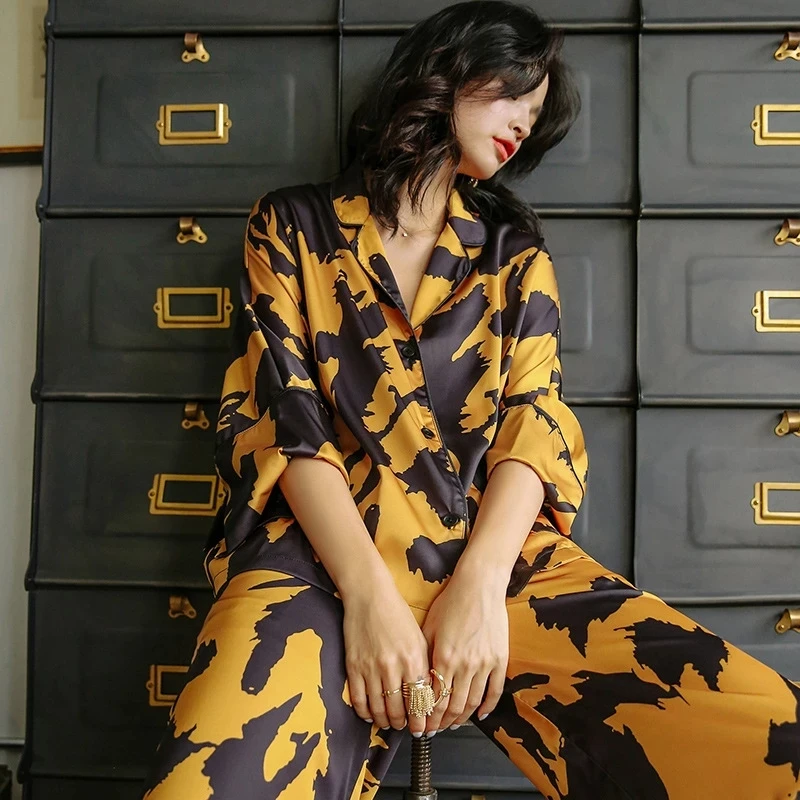 New Silk Satin Pajamas Set Women's Spring Autumn Loungewear Abstract Printed Gold Black Sleepwear Can Be Worn Outside Leisure