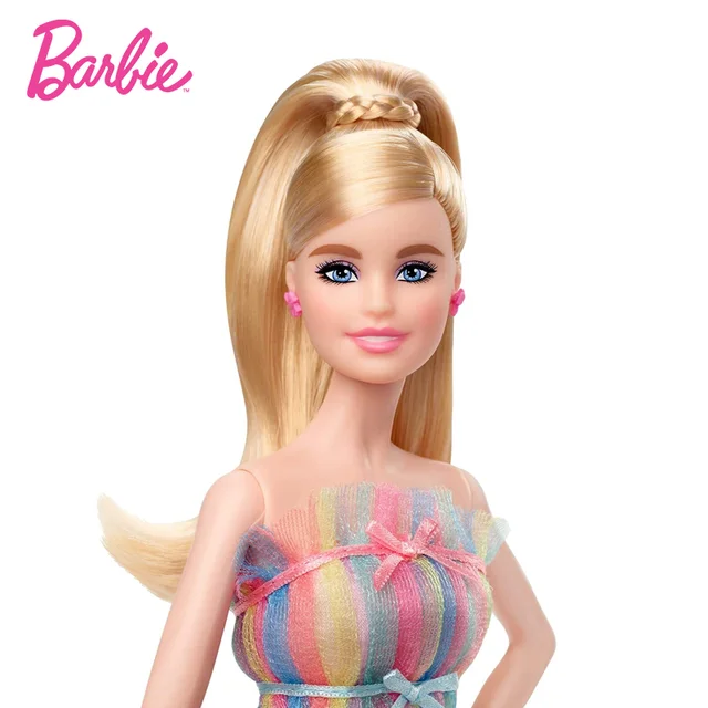 Boneca barbie em roupa de rua urbana de hip hop