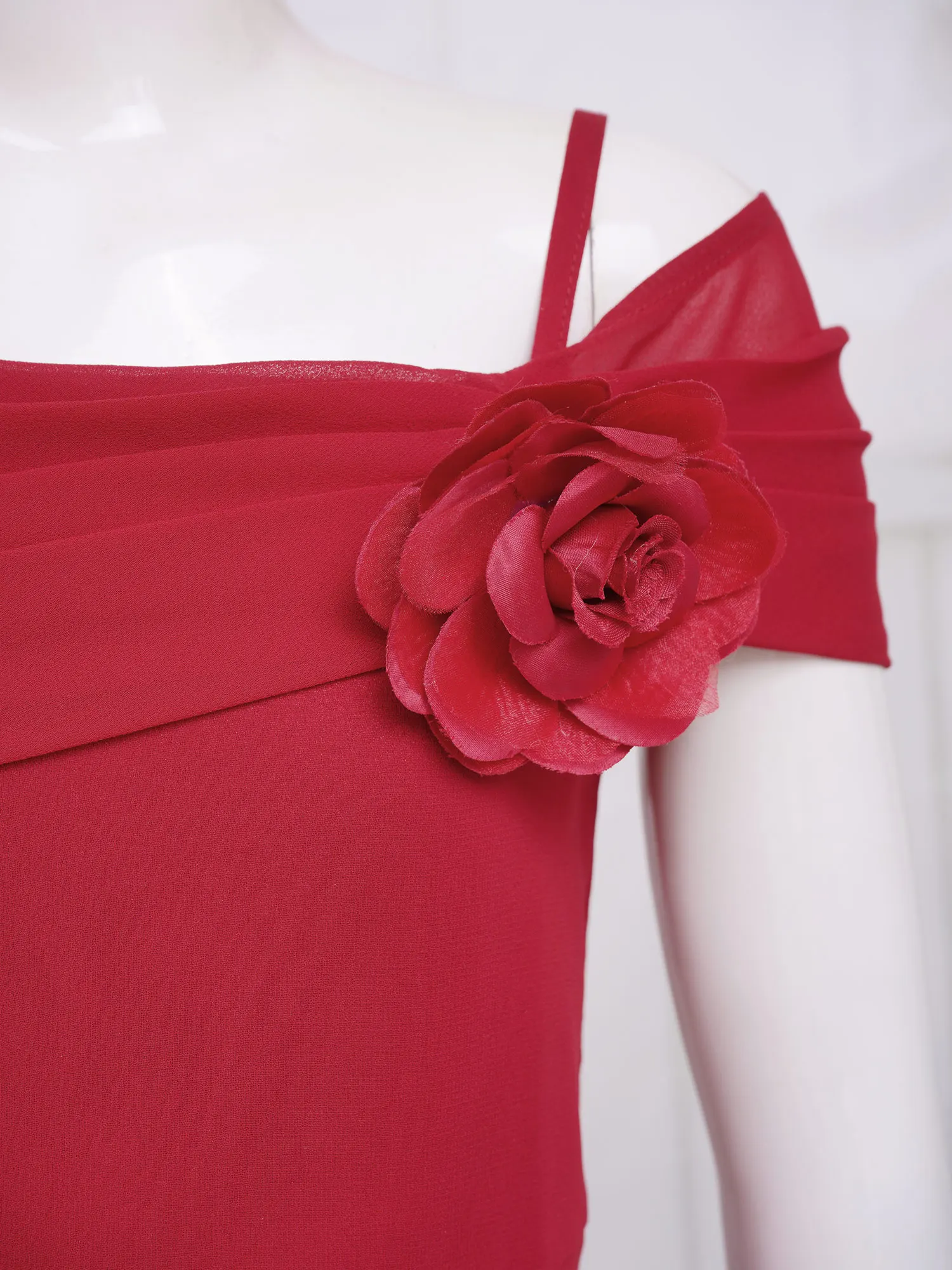 Рисунок 6 - Шифоновое платье-трапеция с открытыми плечами