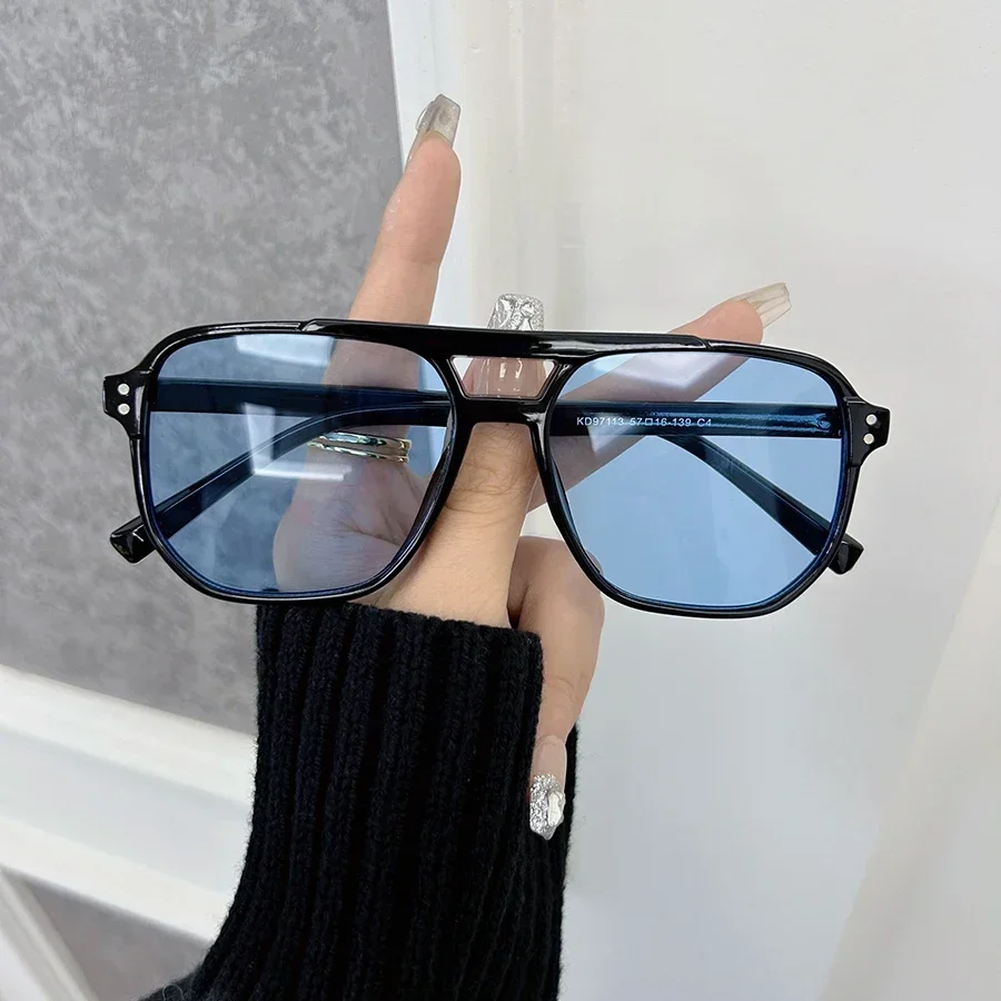 男性と女性のための正方形のサングラス,クラシックなサングラス,レトロなファッション,屋外の色合い