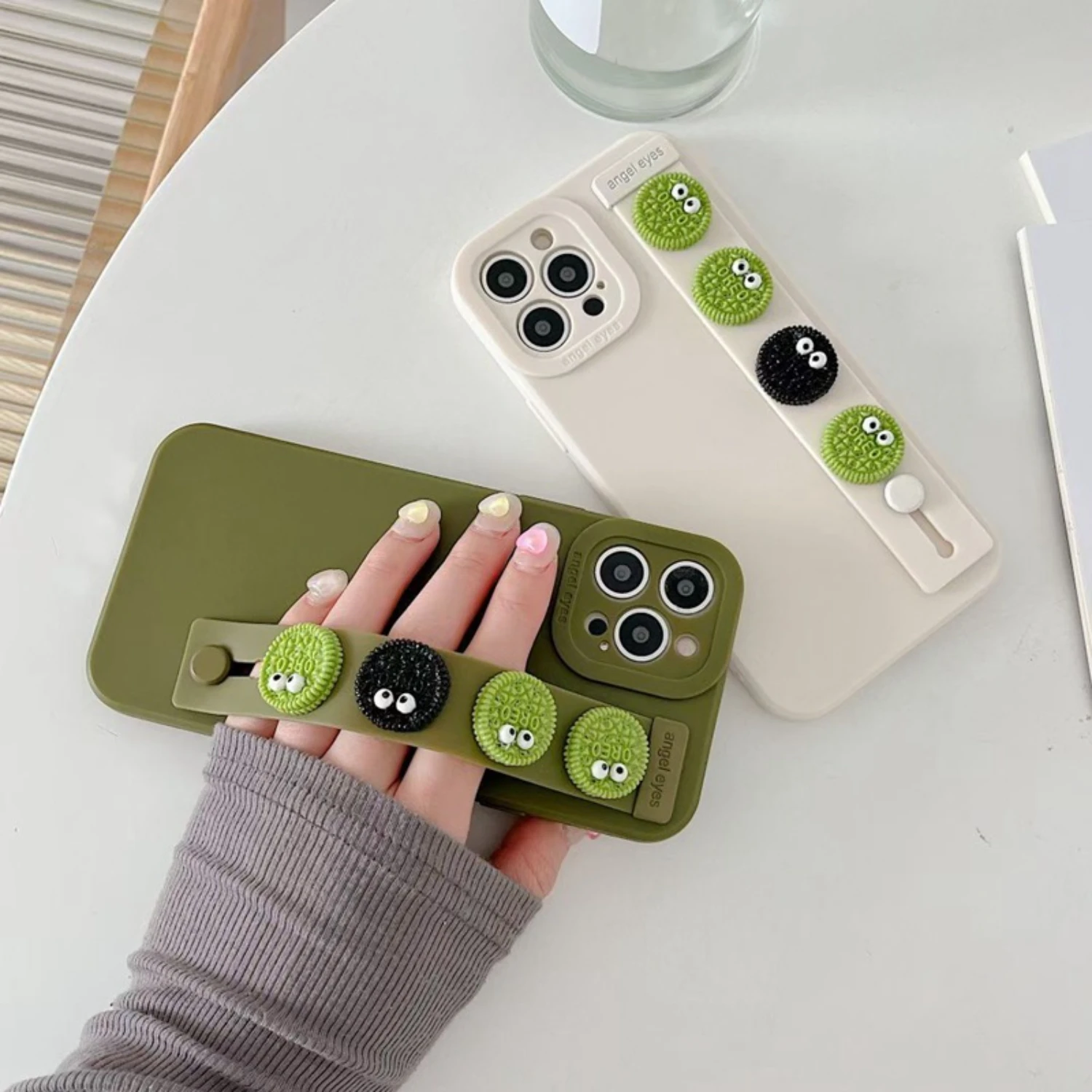 Luxurious Green Cookie Wristband Phone Case