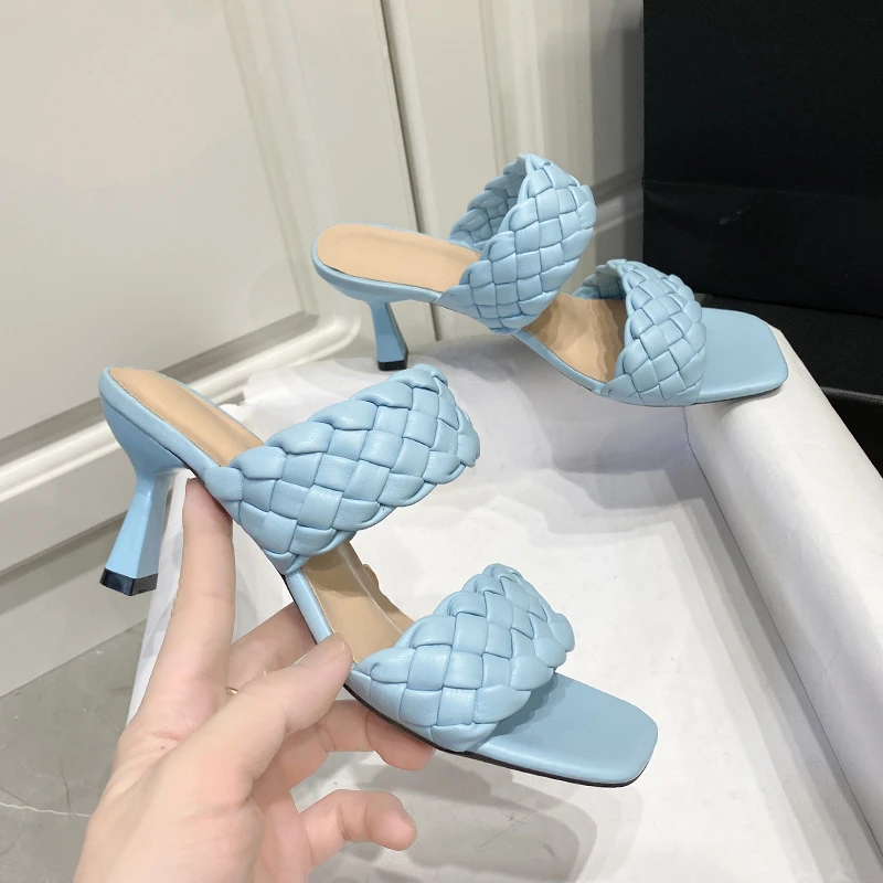 

Женские шлепанцы, Новинка лета 2023, дизайнерские шлепанцы на высоком квадратном каблуке, женские сандалии-гладиаторы, Пляжная женская обувь