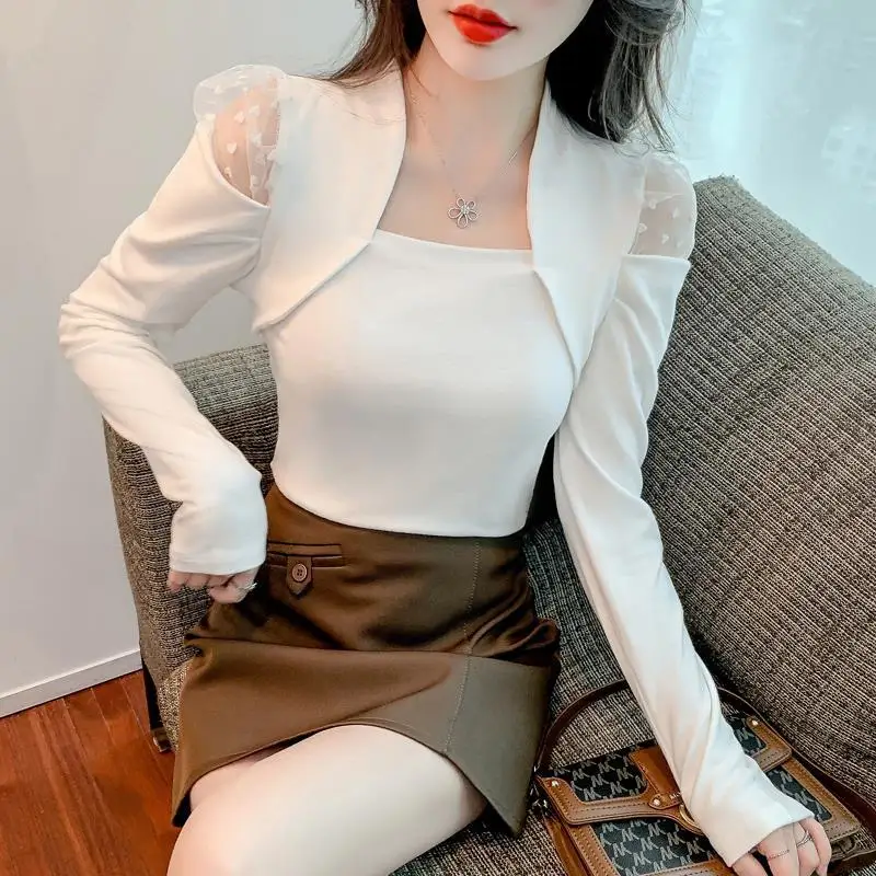 Top Femminili Con Spalle Scoperte Pianura 2023 Magliette Da Donna Vestiti Di Pizzo Bianco Tendenza Magliette Eleganti E Giovanili All'Ingrosso Coquett