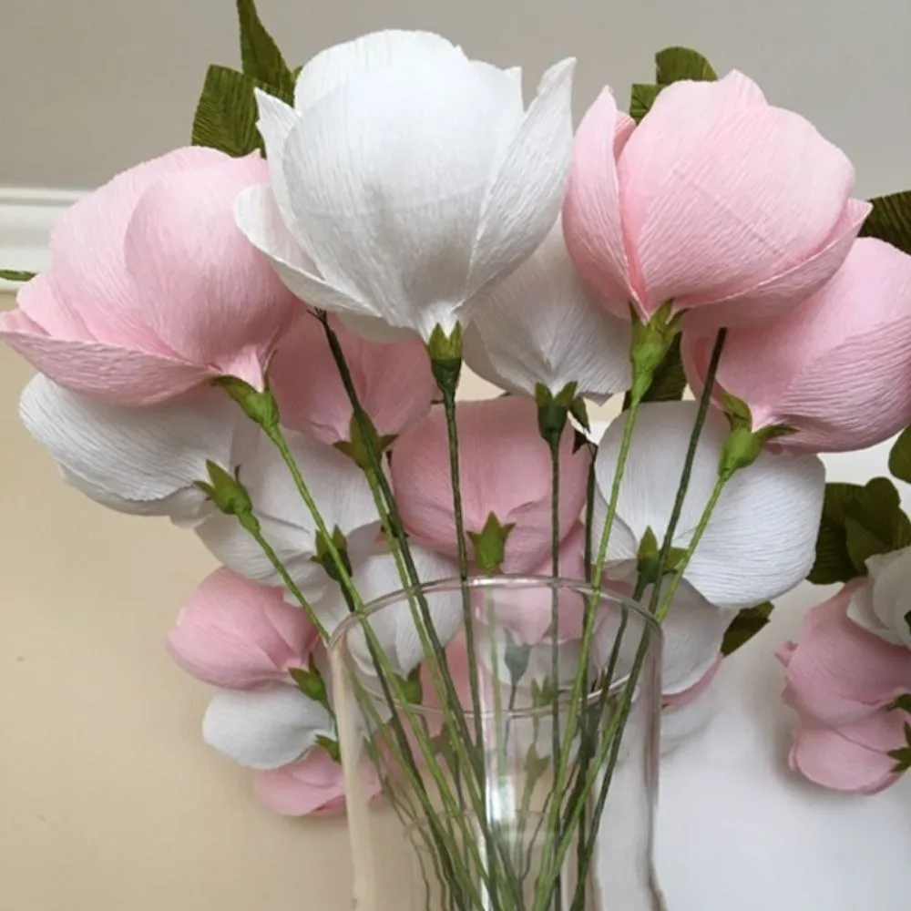 Lustiges DIY-Kreppapier, verdicktes, geknittertes Papier, handgemachte Blumen, Verpackungsmaterial, Produktionsmaterial, Geschenkpapier – Detail 8