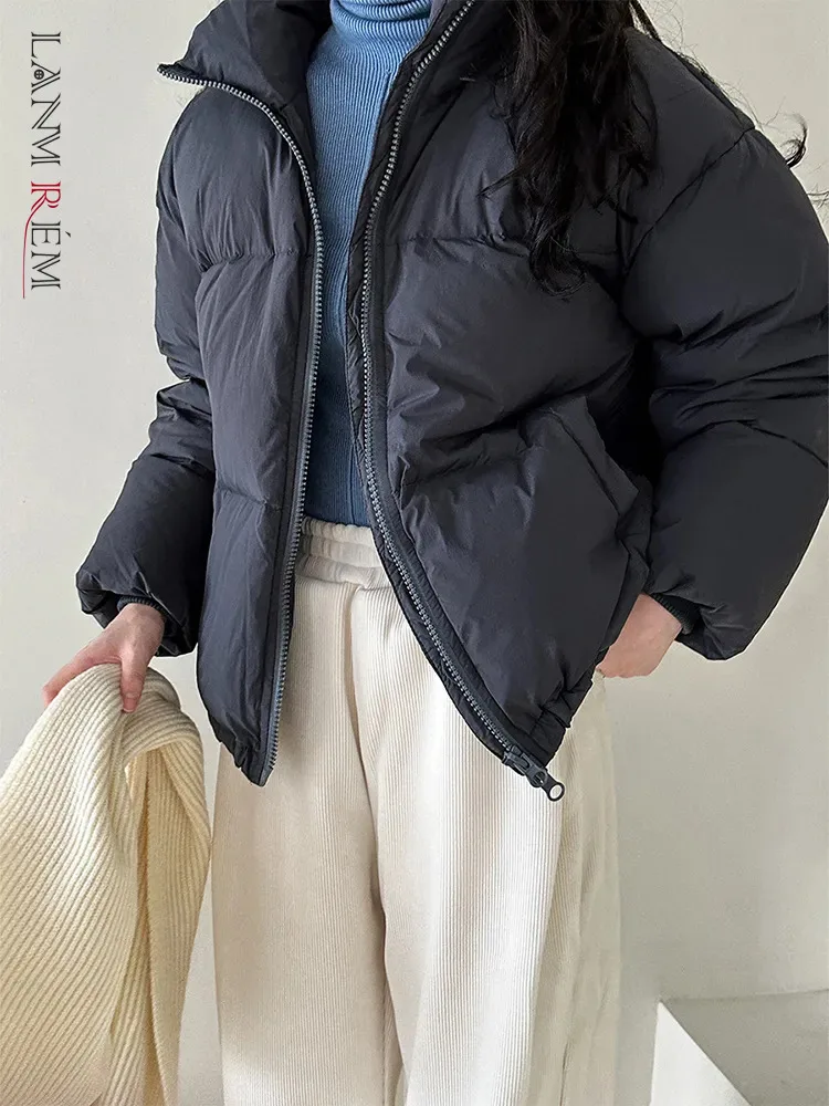 

[LANMREM] 2023 Winter New Thicking Warm Drawstring Cotton Coats For Women Stand Neck Zipper Cardigan Long Sleeve Tops 26D6603
