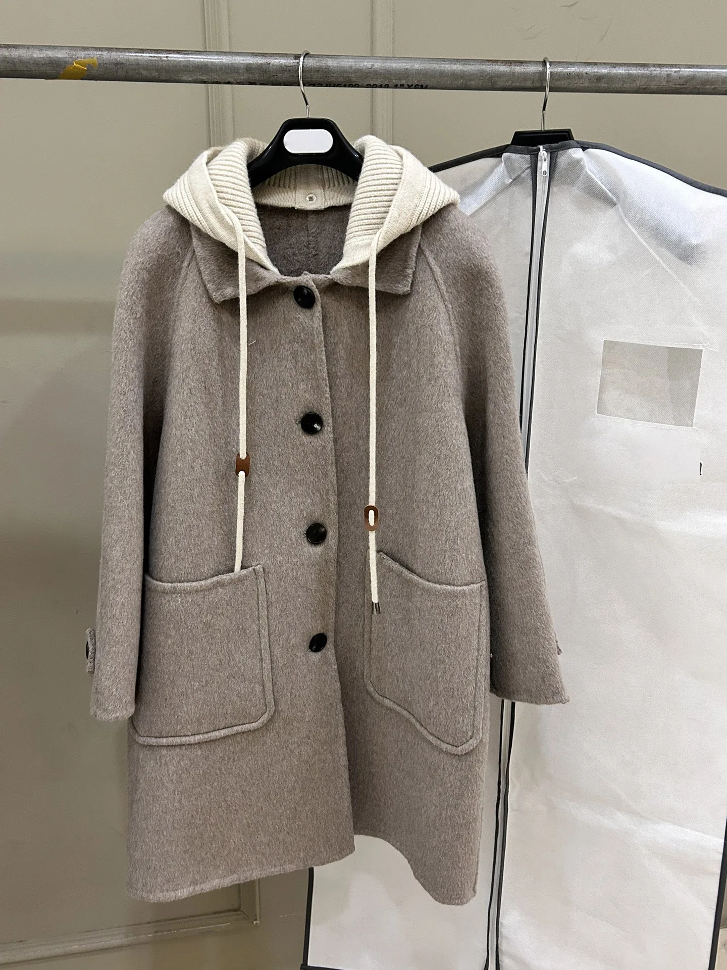 

2023 Women's Clothing Knitted hooded (removable) double-sided woolen coat 3112