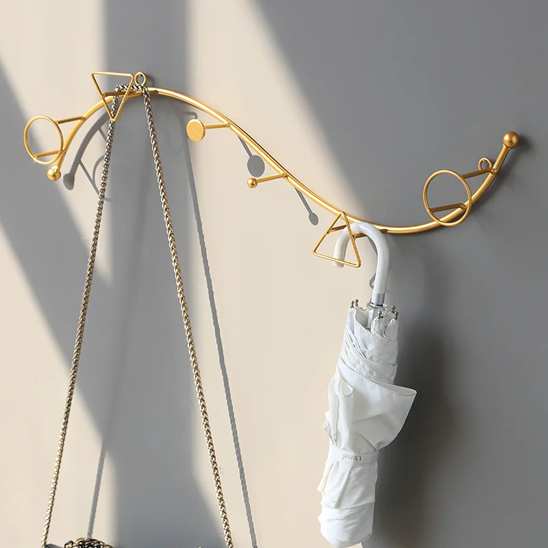 

Металлическая узкая настенная вешалка для пальто, железная вешалка черного и золотого цвета для спальни, вешалка для одежды, настенная декоративная вешалка для гостиной