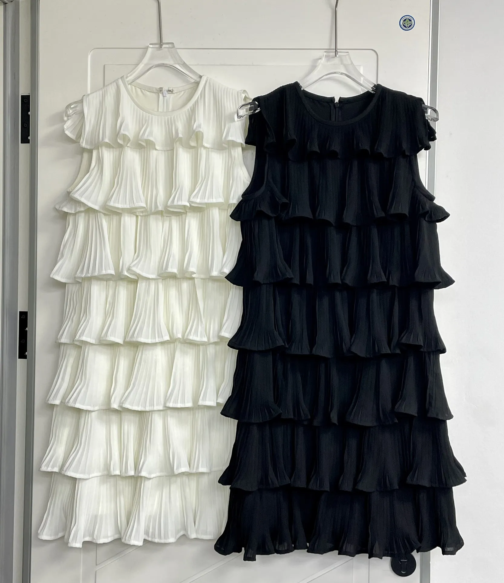 

2023 Spring/Summer Fashion New Women's Clothing Pleated Cake Sleeveless Dress 0822