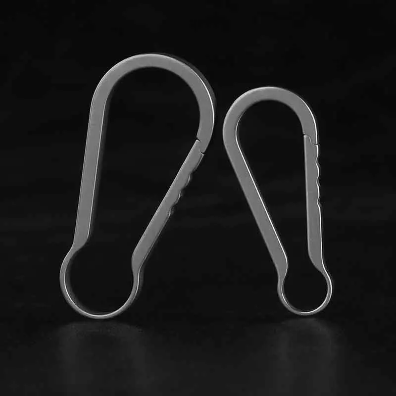 Titanium Alloy Quick-Hang Keychain with Horseshoe Clasp