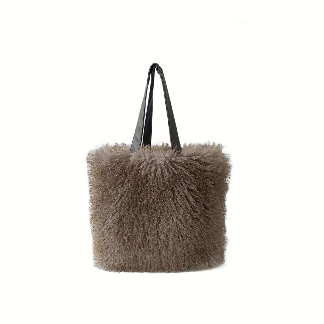 Women's 2023 Fashion Long Fur Wool Bag Beach Faux Wool Fur Shoulder Bag Ladies Faux Furs Handbag Luxury Mongolian Sheep Fur Bags
