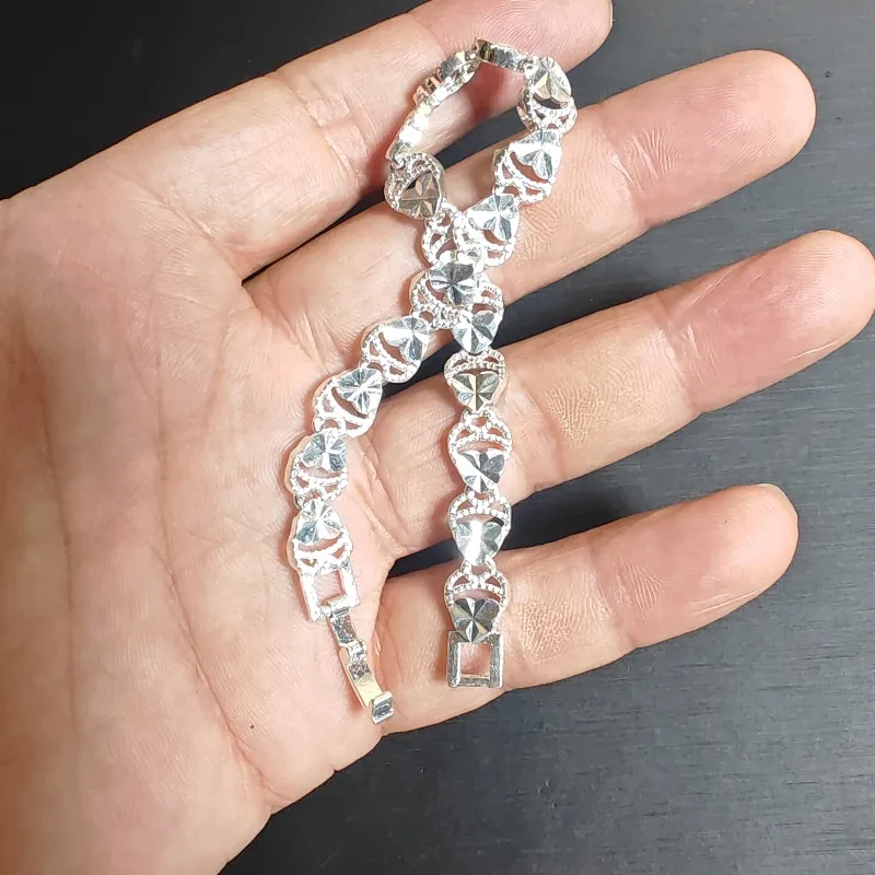 Elegant Two-Tone Heart Rectangular Link Bracelet - Silver Tone Textured Chain