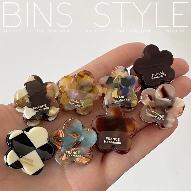 ローズゴールカラーが上品な逸品\tHermes\tRoulis PM ヘアクリップ ヘアクリップ プルメリア フラワー 花 カラー 65mm サイド