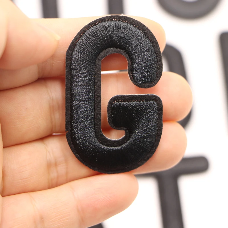 1PC Schwarz Brief Eisen auf Patches Nähen auf Applique Patches Alphabet Bestickte Patches Diy Custom Name Abzeichen Decor Reparatur patcch – Detail 11