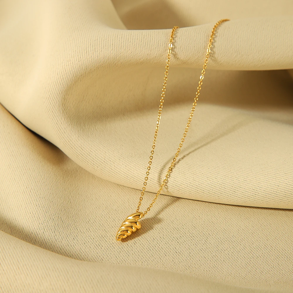 Conch Necklace | 18k Gold Plated Necklace | Shell Choker | Tiny Necklace