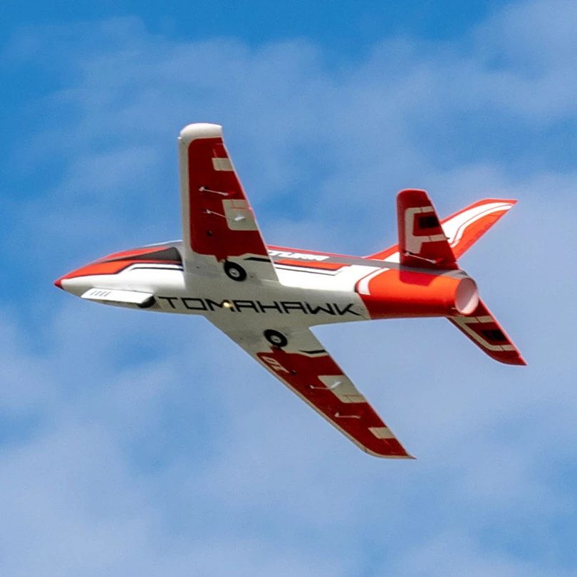 Profil de l'Avion RC 80mm Futura V3 PNP, EDF Jet blanc et rouge, trainée d'atterrissage visible