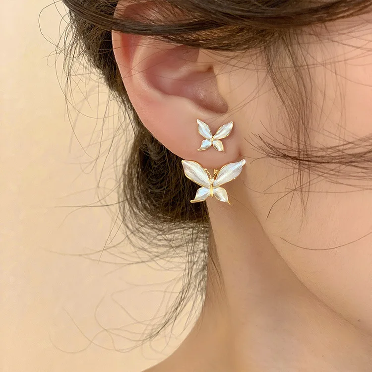 

1 pair of new Korean style butterfly women's earrings, fashionable, simple, exquisite jewelry, exquisite gifts for friends