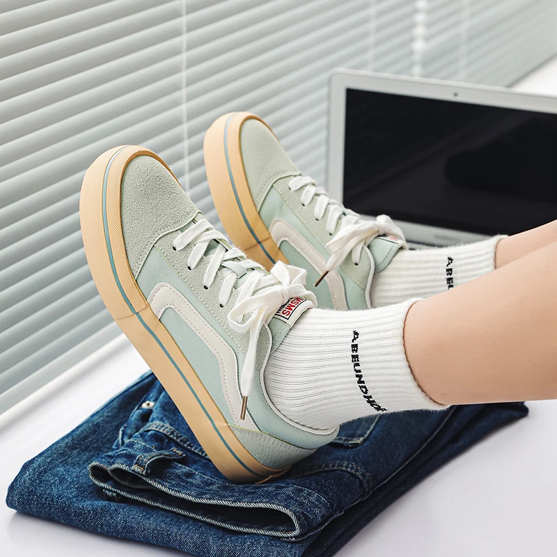 2024 Classic Black Men's Canvas Shoes Comfort Lace-up Vulcanized Shoes Man Skateboard Breathable Canvas Sneakers Men Espadrilles 6