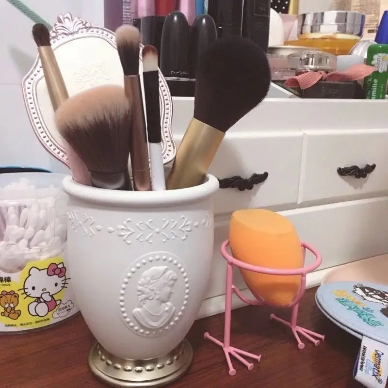 Luxury Relief Portrait  Makeup Brush Holder.cosmetics Lipstick Eyebrow Pencil Holder ,multi-function Storage Box Organizers 2