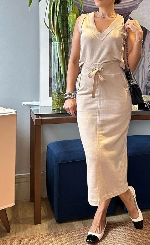 High Waist Skirt Set 2023 Fashion Temperament Commuting Sleeveless V Neck Camisole and Lace Up Mid Length Skirt Set for Women 2023 spliced slim fit women s round neck sleeveless hollow out milk silk solid color bodysuit women length lyrical dress