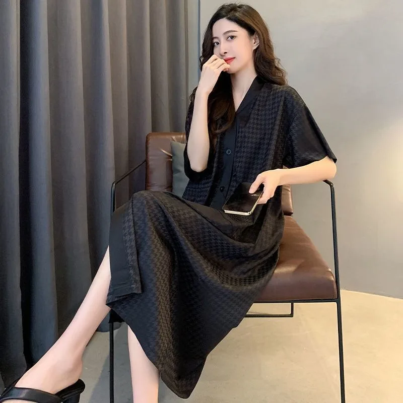 Женская летняя пикантная ночная рубашка размера плюс, новинка 2024, летняя Пижама премиум-класса, женские ночные рубашки средней длины, Свободная Домашняя одежда с V-образным вырезом