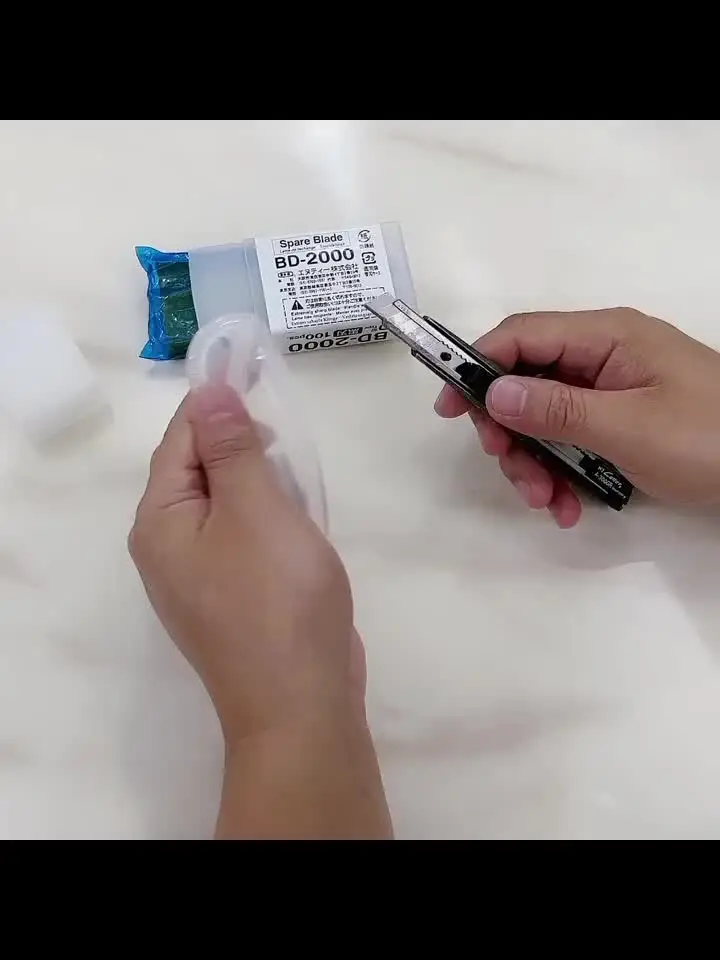 Резак NT BD-2000 30 черное лезвие 9 мм промышленное из фольги 100 шт.