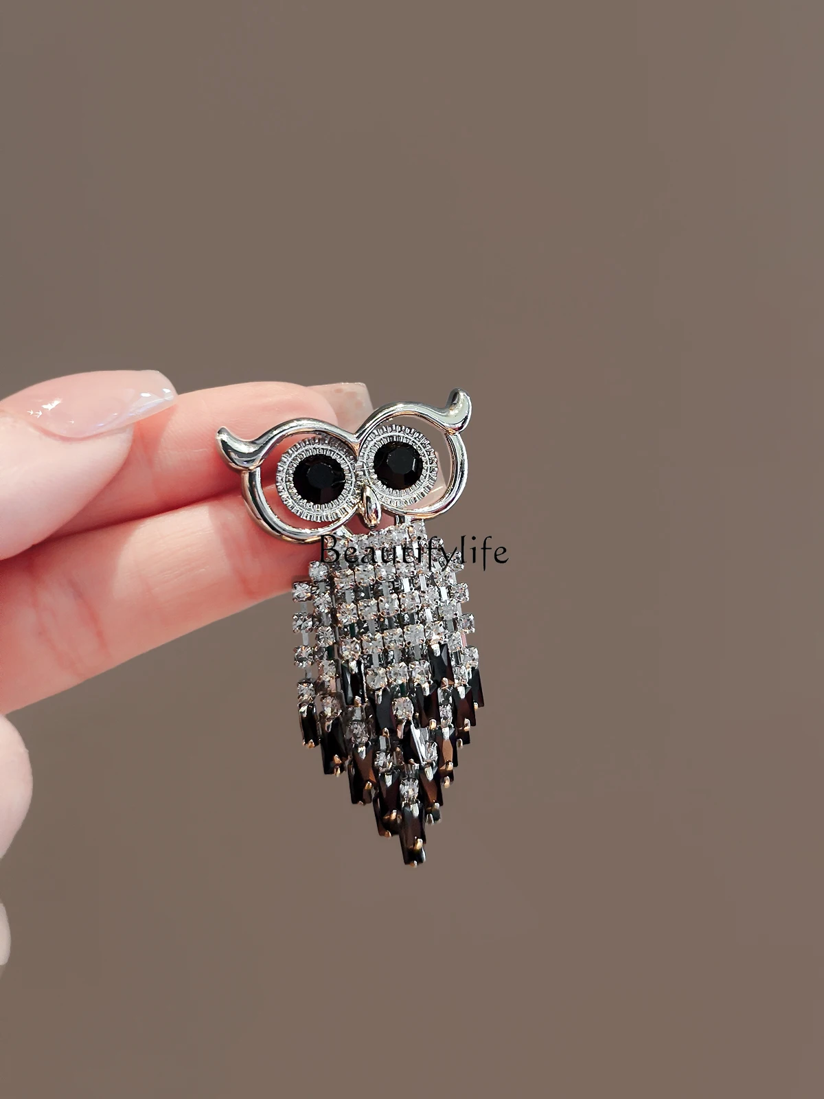 

Suit Style High-Grade Rhinestone Tassel Owl Coat Chest Exquisite Sweater