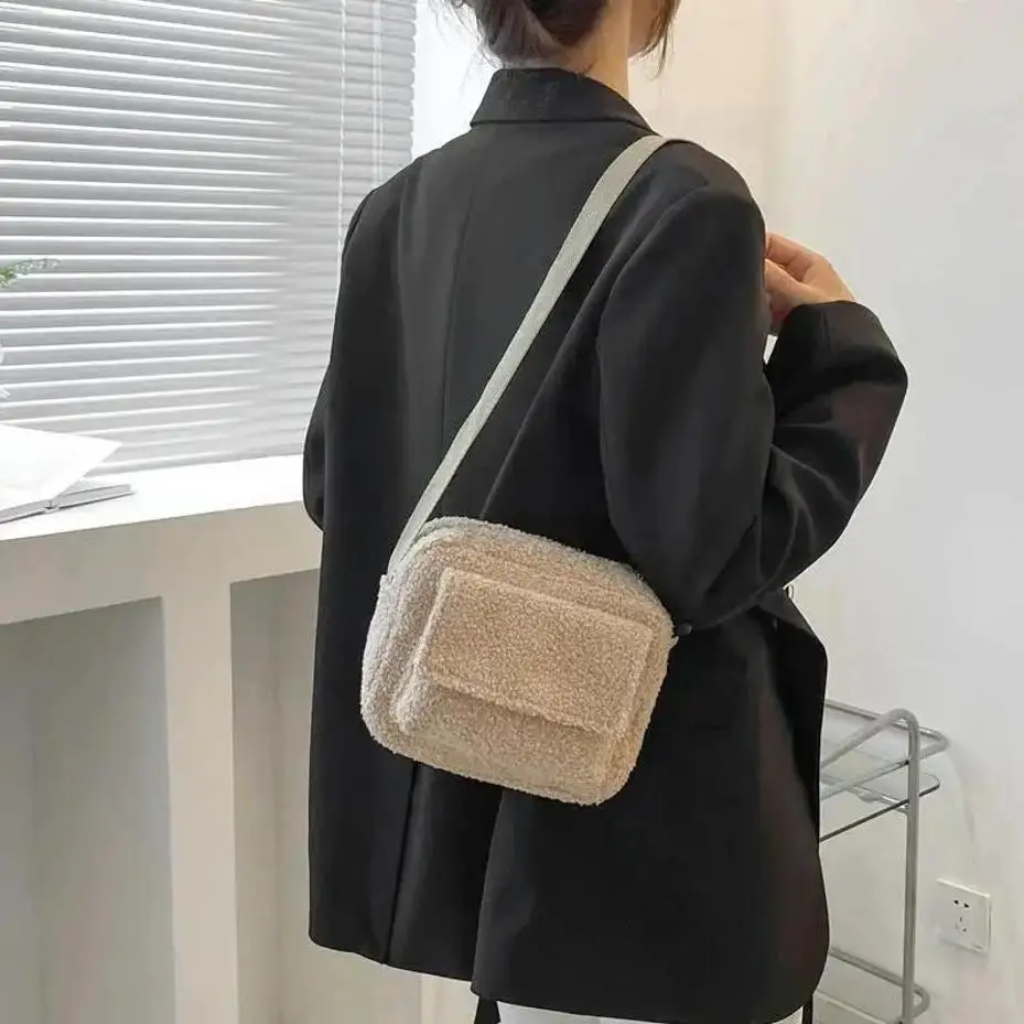 1 Pcs New Winter New Arrival Goat Hair Casual Square Crossbody Bag Fashion Solid Color Teddy Fleece Fur Bag Small Crossbody Bag