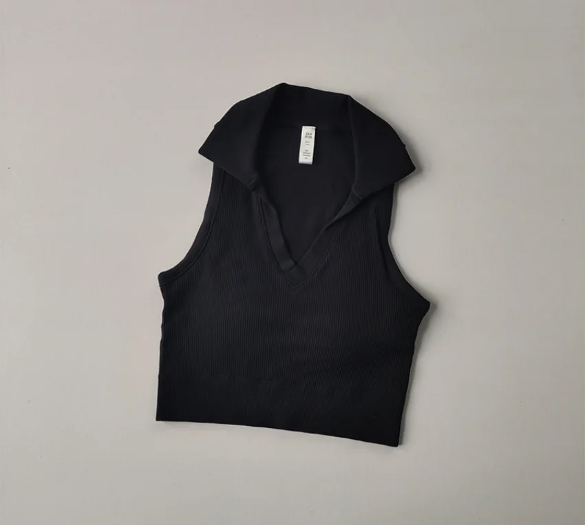 سترة قصيرة مع ملابس داخلية مبطنة وطية صدر السترة ل...