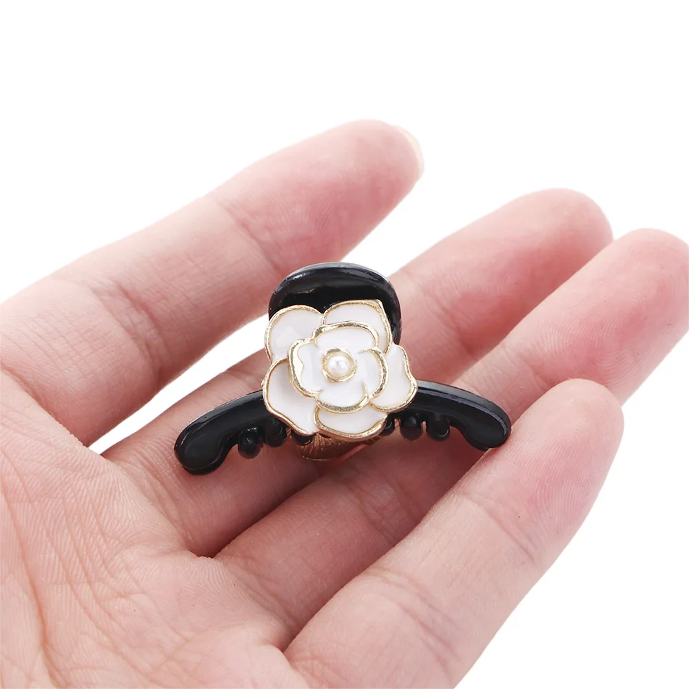 

Заколки для волос с искусственным жемчугом женские, простые маленькие заколки в Корейском стиле, с цветами и камелией, модные захватывающие аксессуары для волос