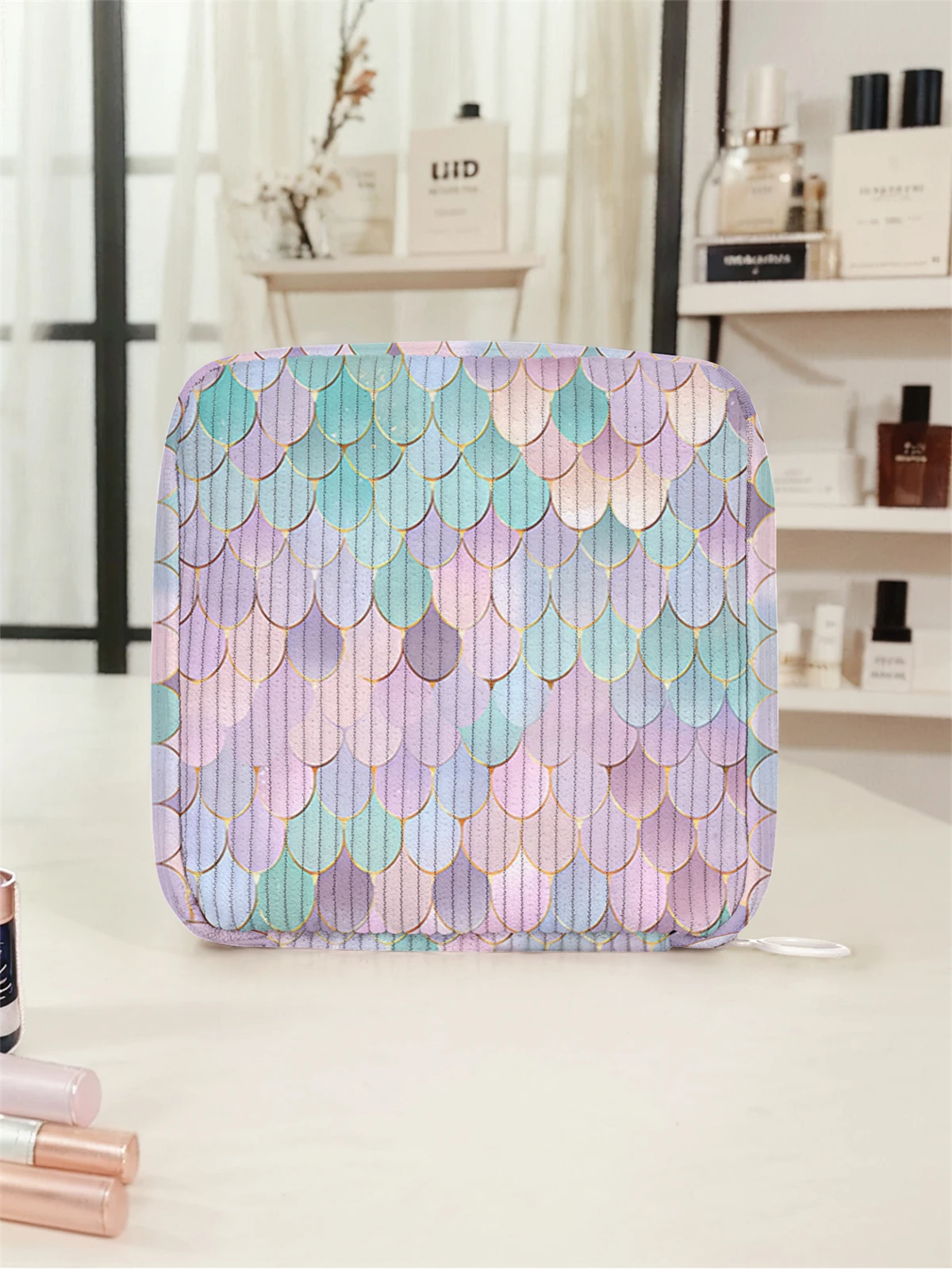 Fish scale pattern printed sanitary napkin storage bag, women's lightweight tissue bag, sanitary tissue bag