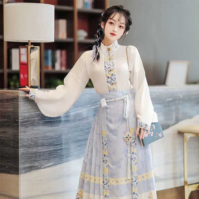 

Оригинальная Женская Весенняя бабочка династии Мин ханьфу Love Han Element повседневная одежда топ с вышивкой юбка с принтом лошади костюмы