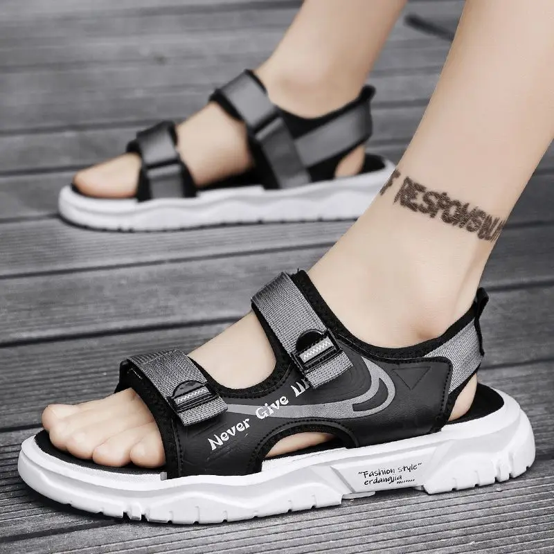 New Beach Men Sandals Summer Leisure Holiday Men Shoes Outdoor Sneakers Male Retro Comfortable Casual Sandals Men