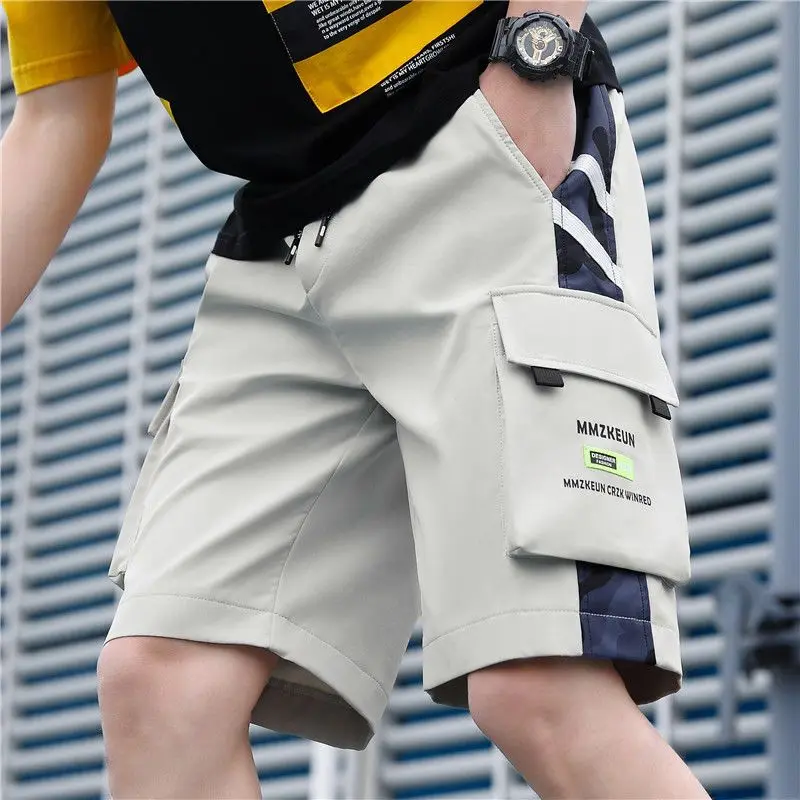 thumbnail image 1 of Pantalones cortos cargo negros sólidos para hombre, cómodos pantalones cortos holgados de diseñador con bolsillo frontal de algodón para verano para hombres Y2k, 1 of 5