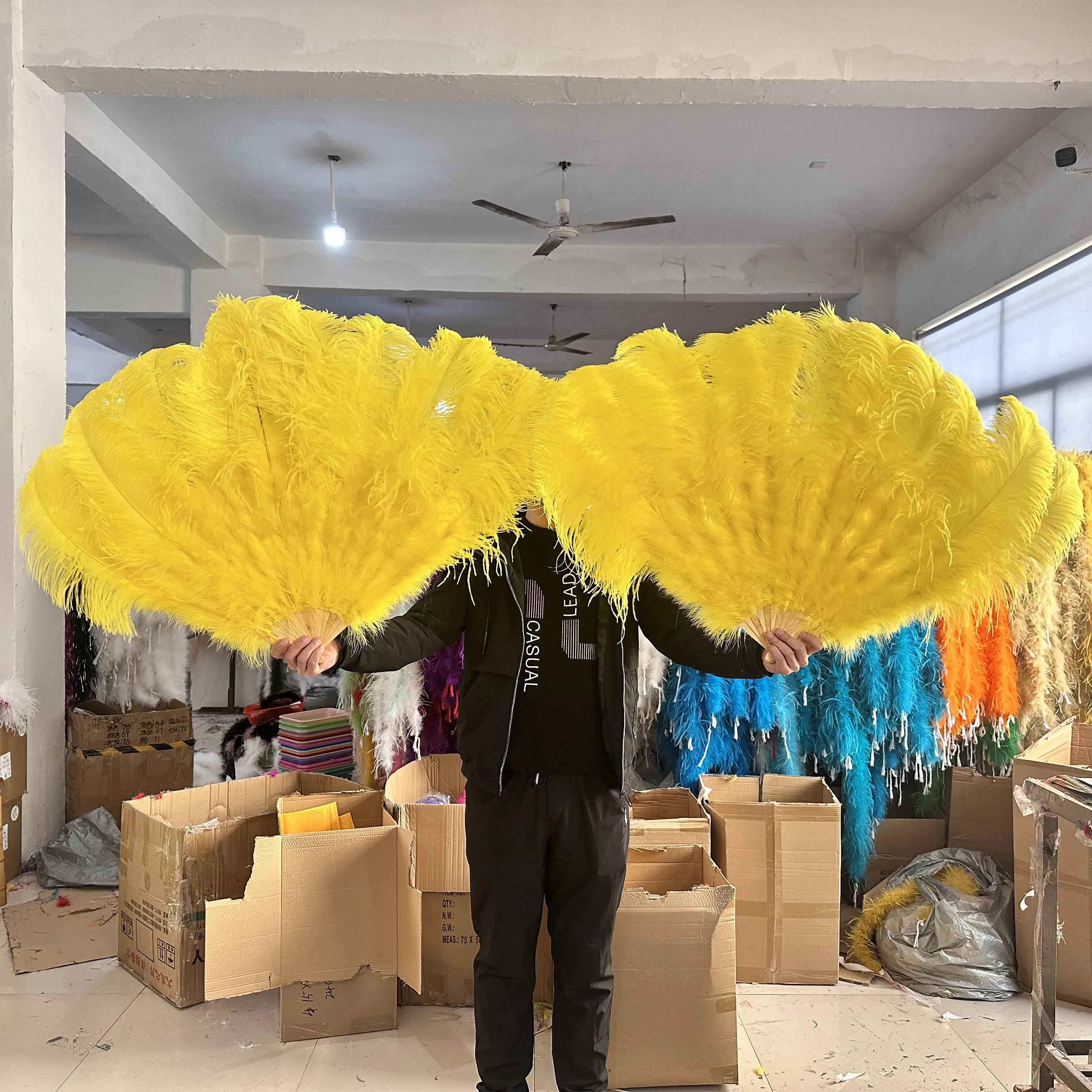 13Bone Wellow Ostrich Feathers Fan 90CM Stage Show Performance Dance props Fluffy Plumages Fans Foldable With Crafts Fan Feather