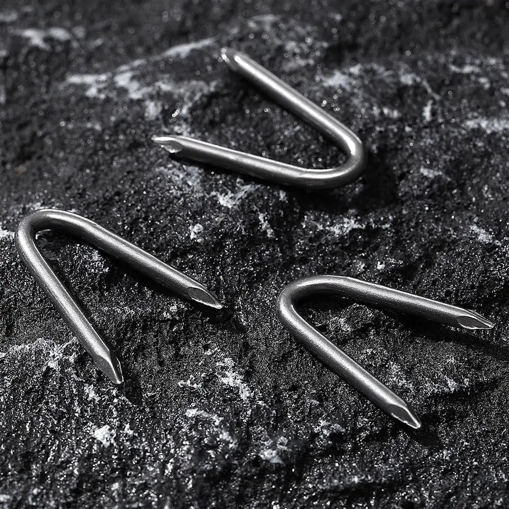 140Pcs U-펜스 고정 스테이플 정원 네트용 견고한 철 와이어 펜싱 패스너 야외 DIY 농업 건설용