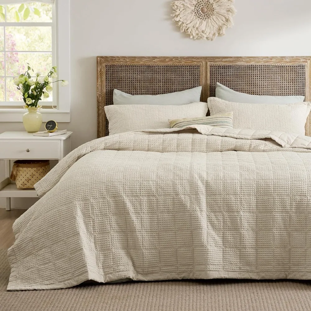 Lightweight Beige Cotton Quilt Set with Pillowcases