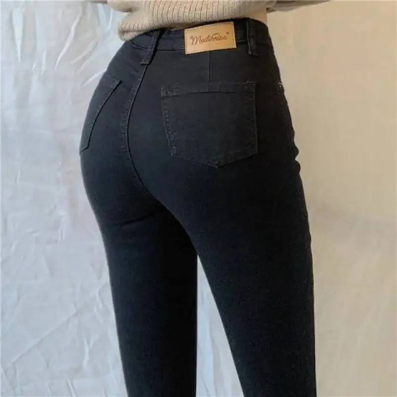 Black cropped pants