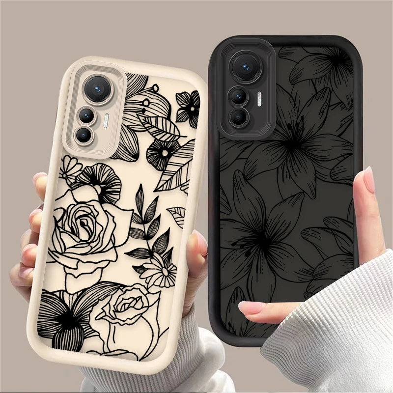 Retro Black Flower Phone Case - Elegant Protective Cover