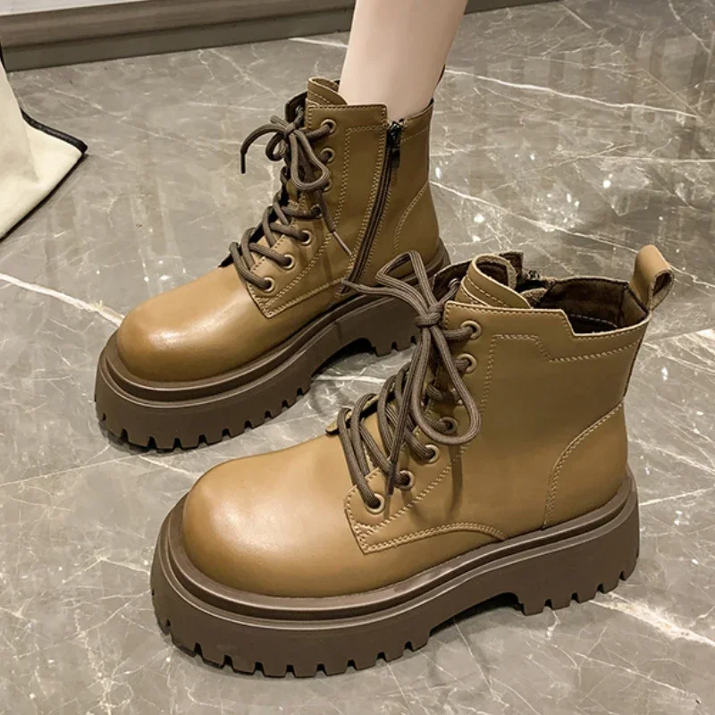 

2023 модная женская обувь, женские ботинки на шнуровке, зимние ботинки в британском стиле с круглым носком, однотонные ботинки средней высоты на массивном каблуке, большие размеры, телесные ботинки