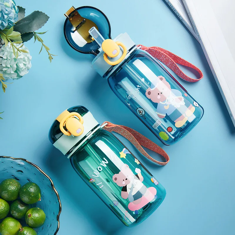 Schnabeltasse für Kinder mit Cartoon-Motiv und Strohhalm, süße Bären-Motiv, auslaufsichere Wasserflaschen, tragbare Trinkflasche für den Außenbereich, schöne Tasse für Kinder_voghion.com