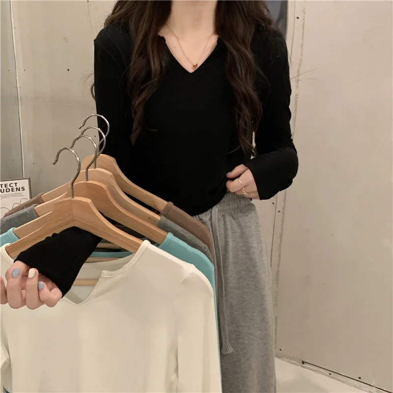 

2023 Early Spring Short Sneaky Design V-neck Tight Bottoming Shirt Long Sleeve T-shirt Women's Design Sense Midriff-Baring Top F