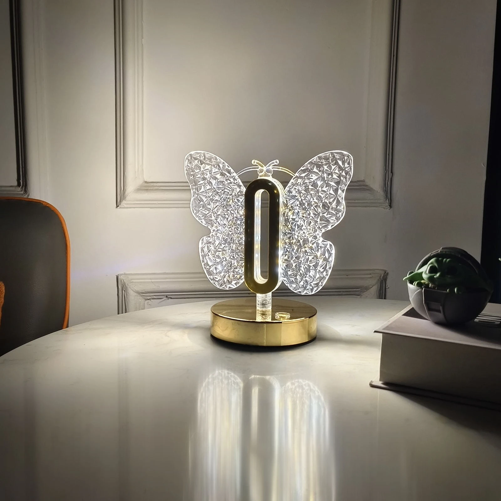 Popular Butterfly Atmosphere Lamp, Creative Table Lamp, Bedroom Desktop Night Light, 3-color Charging Stepless Dimming