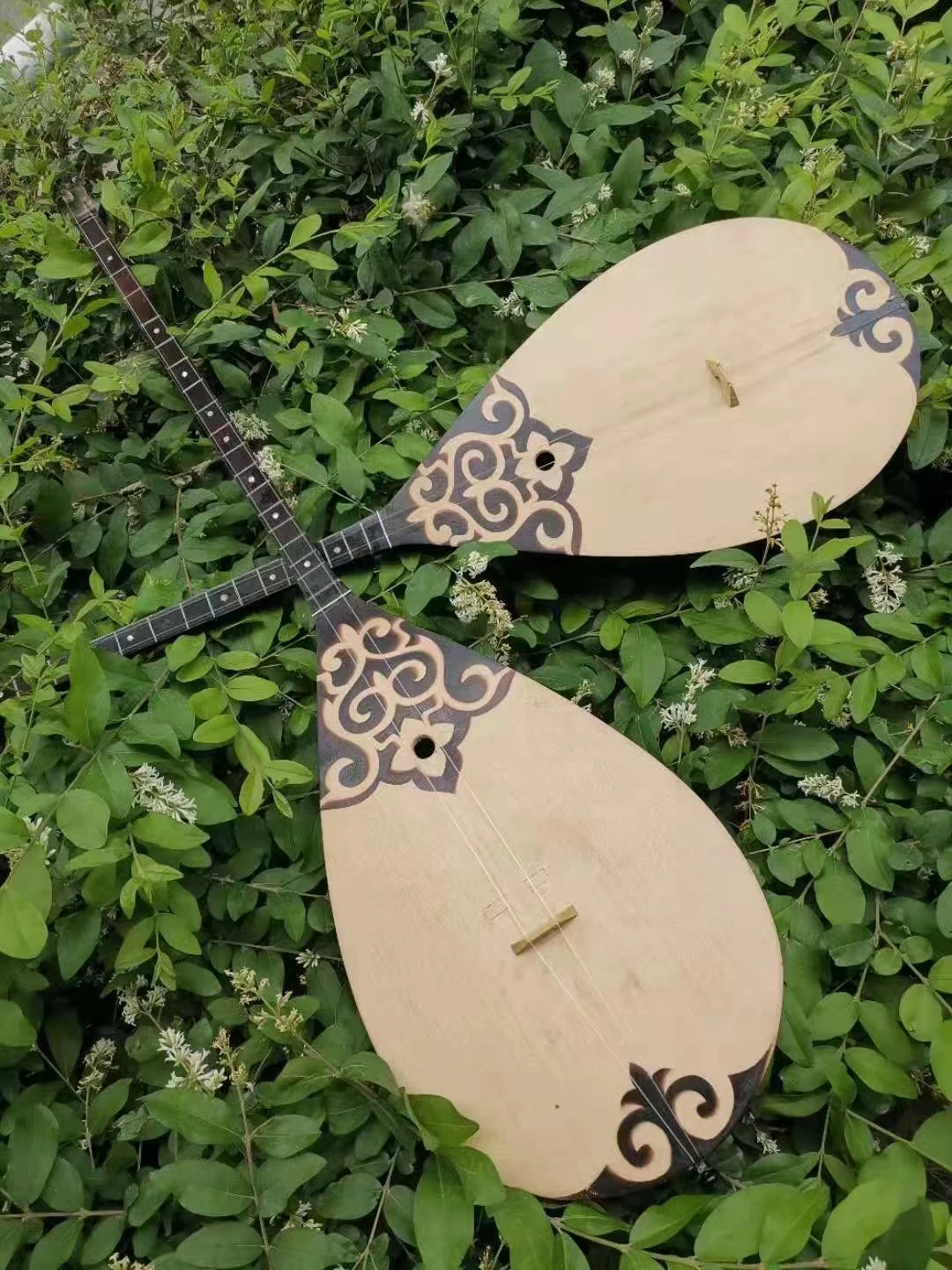 Dombra Handmade Xinjiang ethnic musical instruments