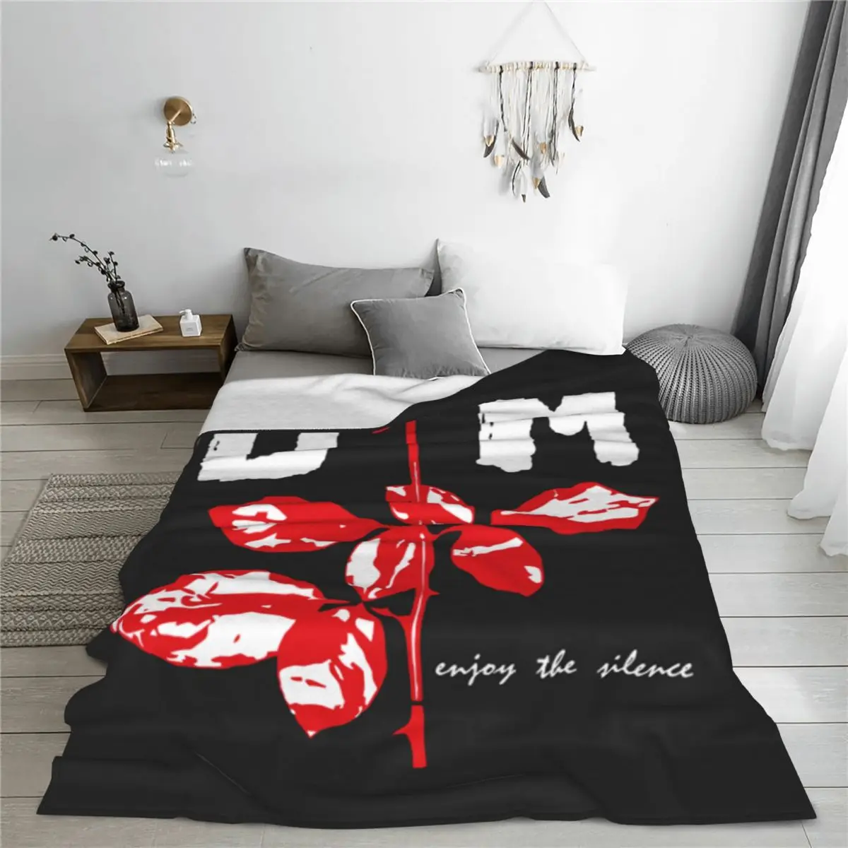 �ſ� ������ ���� ��� D-Depeches ���� ���� ������ ���, M ��� �ö��� ħ�뺸 ���� ���� �׷��� ���� ħ�� Ŀ��