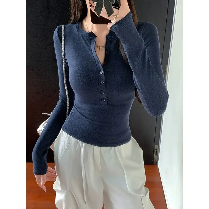 Damen-Strickoberteil mit langen Ärmeln, eng anliegend, modisch, sexy, einfarbig, mit Knöpfen, im koreanischen Stil.
