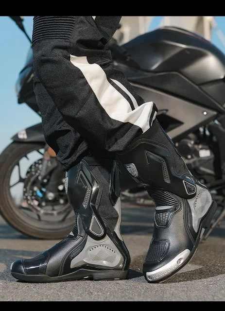 即決】 DAINESE ダイネーゼ TORQUE D1 OUT レーシングブーツ 黒 即決】 DAINESE ダイネーゼ TORQUE D1 OUT レーシングブーツ 黒